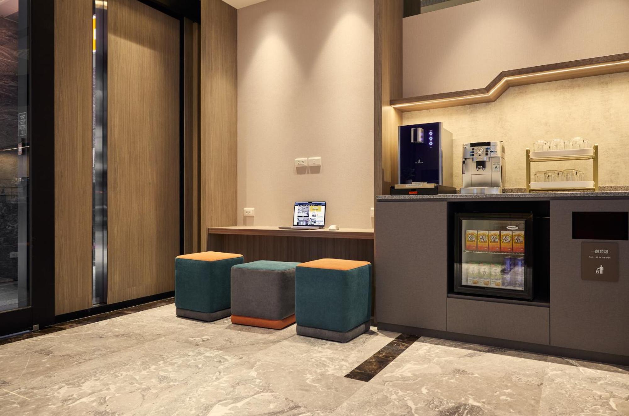 Orange Hotel -Hanzhong, ไทเป ภายนอก รูปภาพ